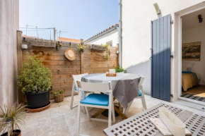 Cosy courtyard apartment within 15min walk from old town